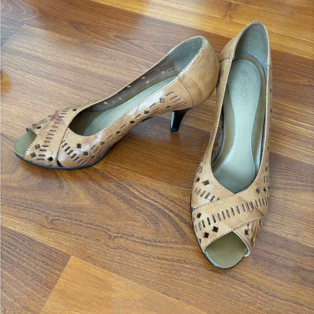Vintage Camel Leather Heels